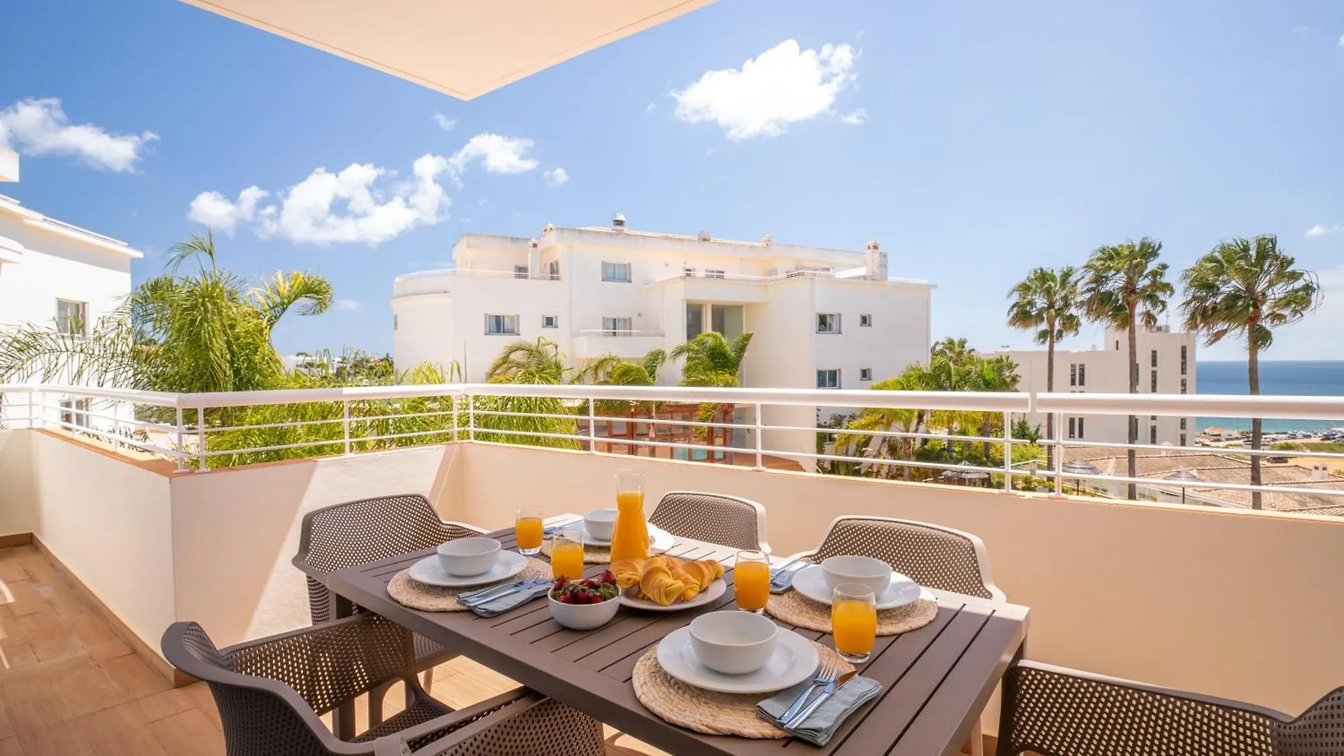 Apartment Yellow Beach Ocean View, Porto De Mos Vr38 Lagos