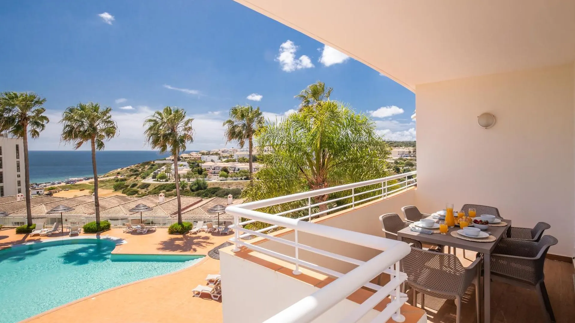 Yellow Beach Ocean View, Porto De Mos Vr38 Lagos